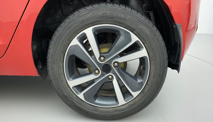 2021 Tata ALTROZ XZ DIESEL, Diesel, Manual, 52,451 km, Left Rear Wheel