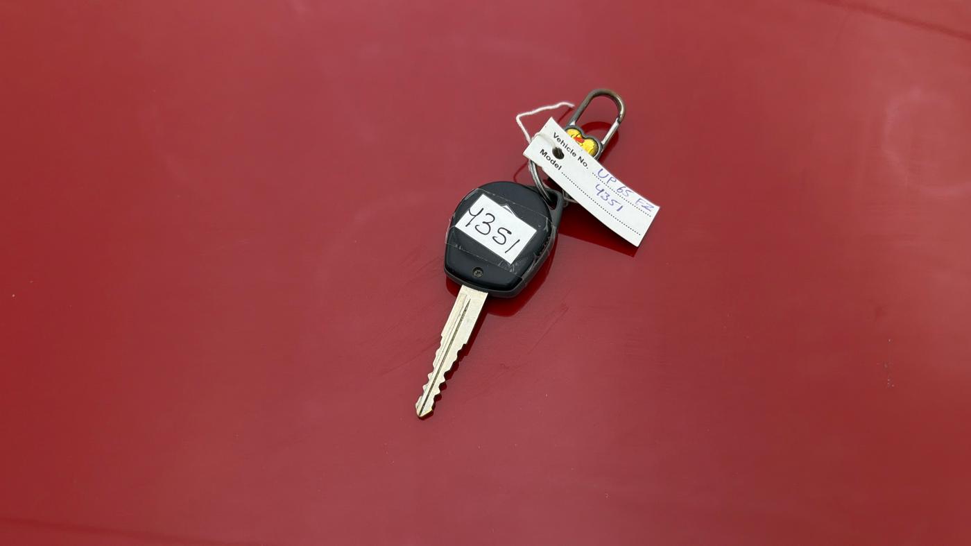 2025 Maruti Swift VXi, Petrol, Manual, 22,833 km, Key Close Up