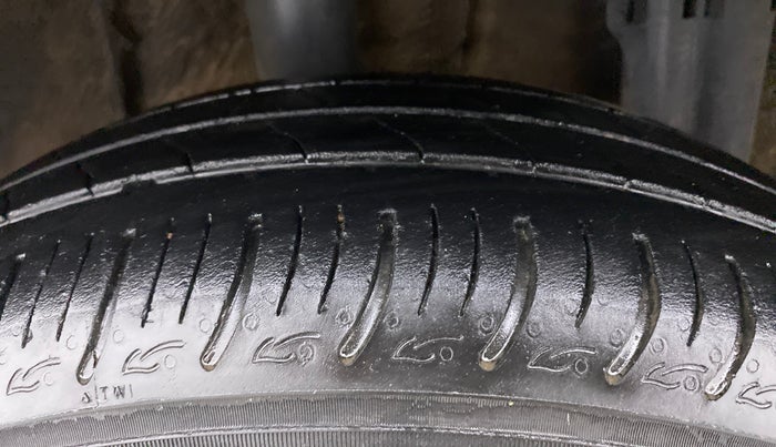 2021 Renault TRIBER 1.0 RXZ, Petrol, Manual, 21,050 km, Right Rear Tyre Tread