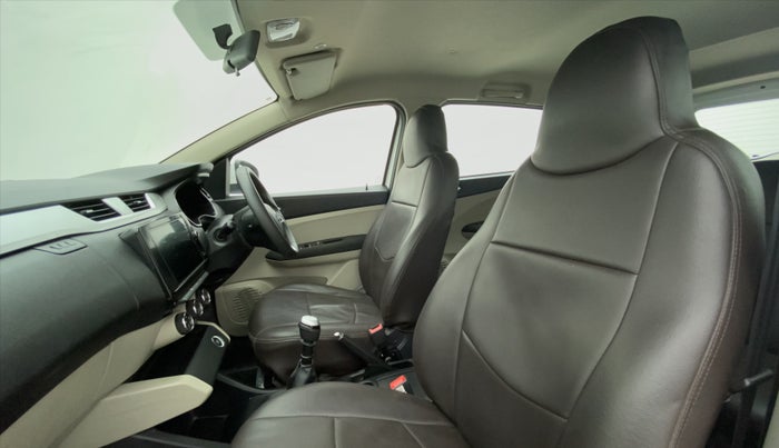 2021 Renault TRIBER 1.0 RXZ, Petrol, Manual, 21,050 km, Right Side Front Door Cabin