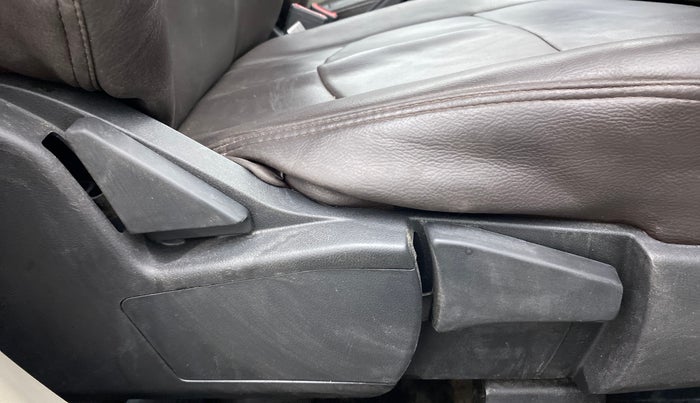 2021 Renault TRIBER 1.0 RXZ, Petrol, Manual, 21,050 km, Driver Side Adjustment Panel