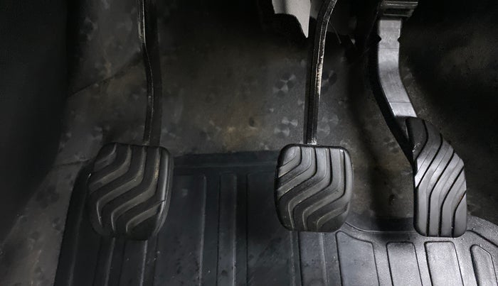 2021 Renault TRIBER 1.0 RXZ, Petrol, Manual, 21,050 km, Pedals