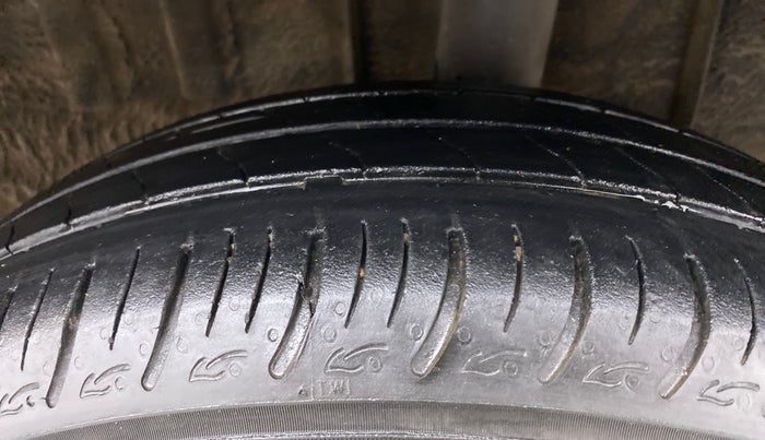 2021 Renault TRIBER 1.0 RXZ, Petrol, Manual, 21,050 km, Left Rear Tyre Tread