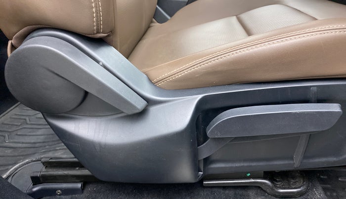 2019 Tata Harrier XZ 2.0L Kryotec, Diesel, Manual, 28,748 km, Driver Side Adjustment Panel