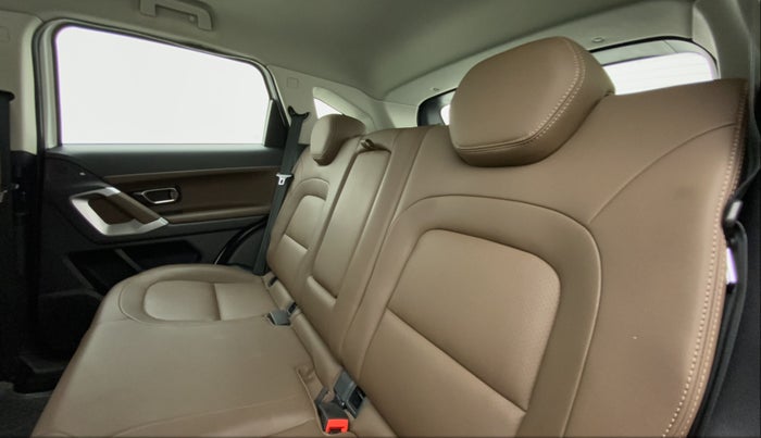 2019 Tata Harrier XZ 2.0L Kryotec, Diesel, Manual, 28,748 km, Right Side Rear Door Cabin
