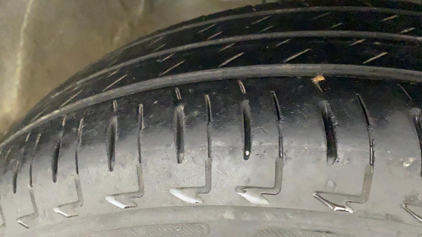 2018 Honda Amaze 1.2L I-VTEC S, Petrol, Manual, 52,909 km, Right Front Tyre Tread