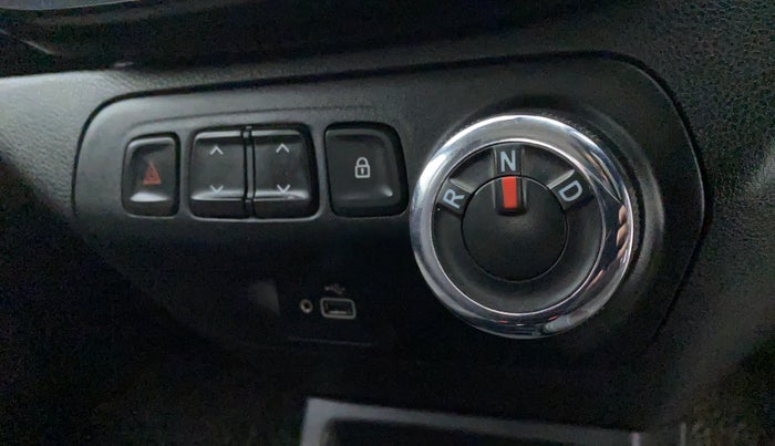 2019 Renault Kwid RXT 1.0 EASY-R AT OPTION, Petrol, Automatic, 42,472 km, Gear Lever