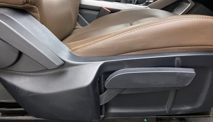 2019 Tata Harrier XZ 2.0L, Diesel, Manual, 84,497 km, Driver Side Adjustment Panel