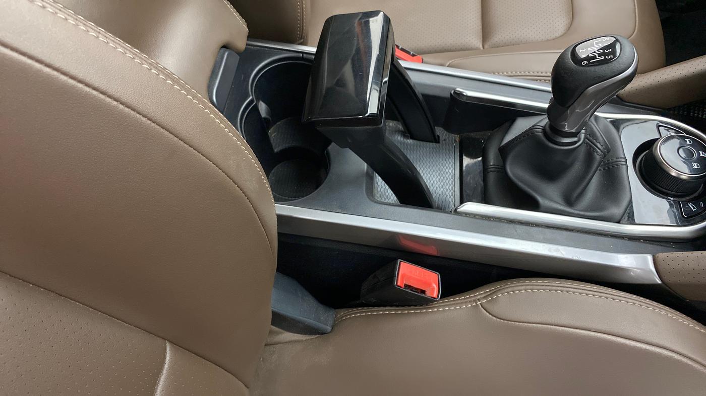 2019 Tata Harrier XZ 2.0L, Diesel, Manual, 84,497 km, Gear Lever