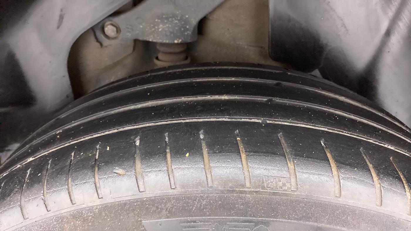 2019 Tata Harrier XZ 2.0L, Diesel, Manual, 84,497 km, Left Rear Tyre Tread