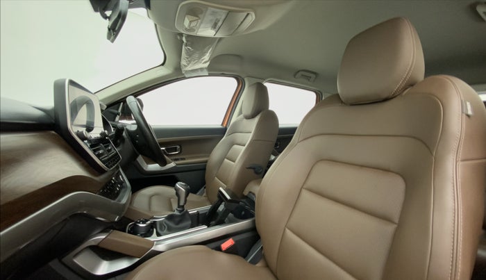 2019 Tata Harrier XZ 2.0L, Diesel, Manual, 84,497 km, Right Side Front Door Cabin