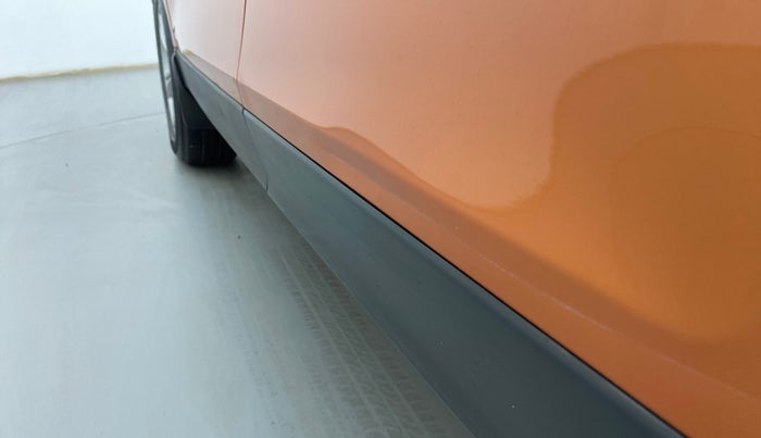 2019 Tata Harrier XZ 2.0L, Diesel, Manual, 84,497 km, Rear left door - Slightly dented