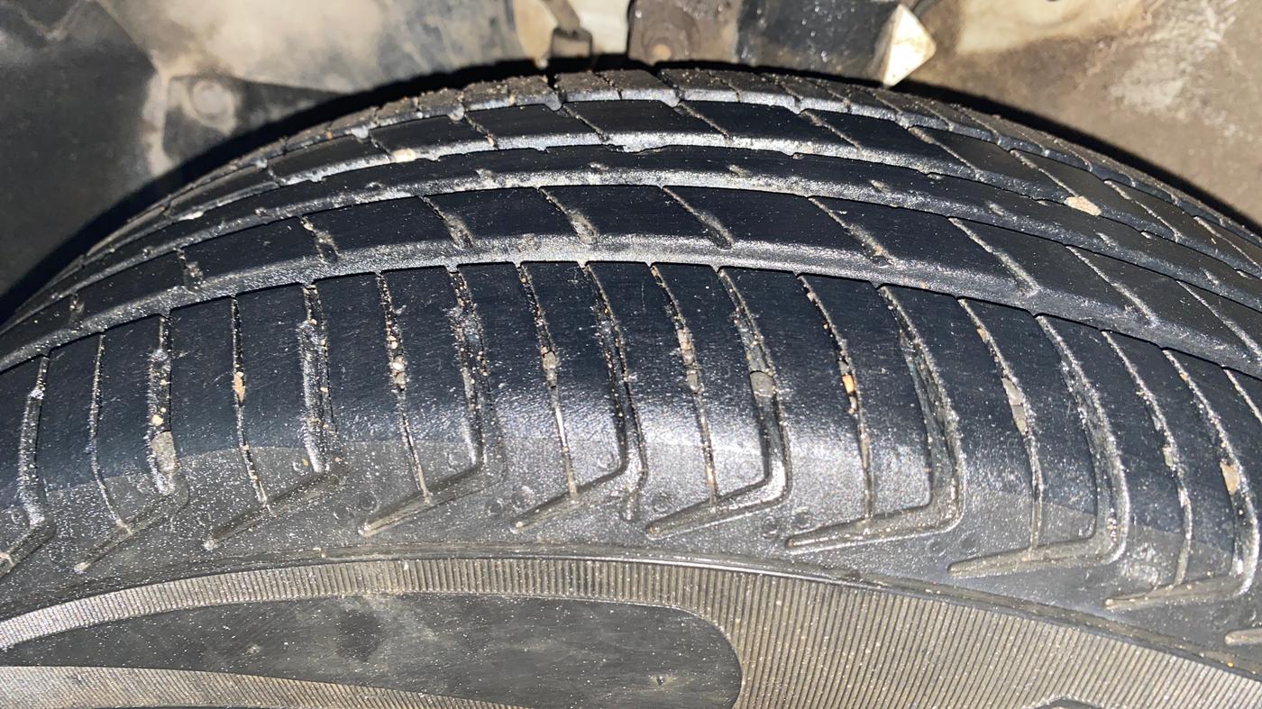 2023 Maruti New Wagon-R VXI CNG 1.0, CNG, Manual, 24,325 km, Left Front Tyre Tread