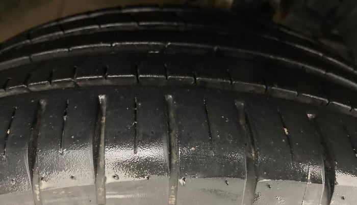2018 Maruti Baleno ALPHA 1.2K12  AT, Petrol, Automatic, 10,380 km, Right Front Tyre Tread