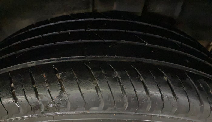 2022 Renault Kiger RXE MT, Petrol, Manual, 16,180 km, Left Rear Tyre Tread