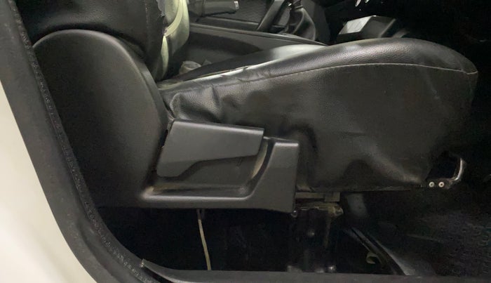 2022 Renault Kiger RXE MT, Petrol, Manual, 16,180 km, Driver Side Adjustment Panel