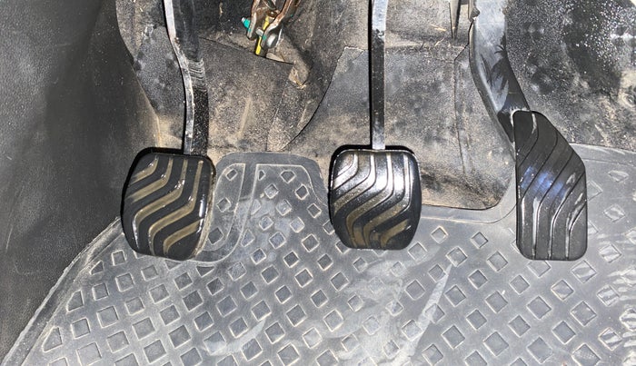 2022 Renault Kiger RXE MT, Petrol, Manual, 16,180 km, Pedals