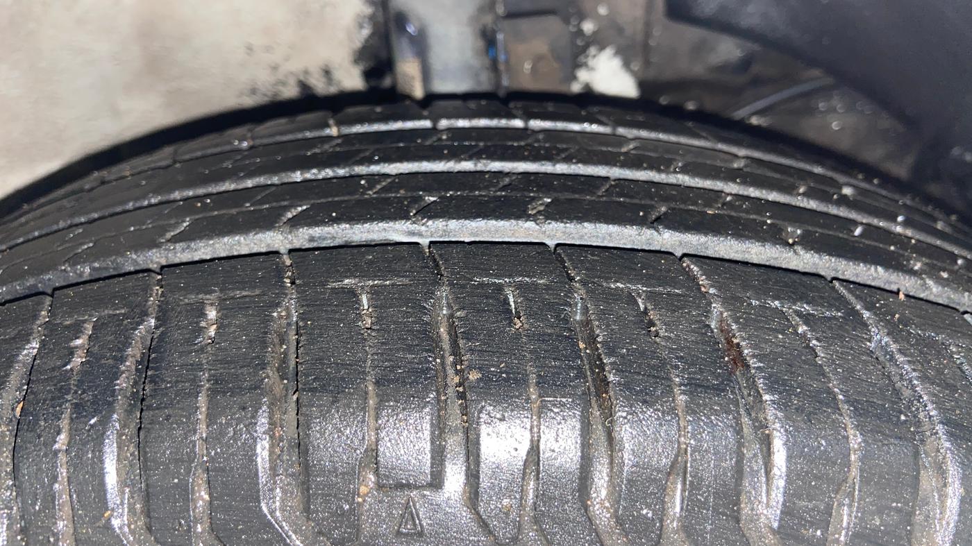 2021 Maruti Dzire ZXI, Petrol, Manual, 21,498 km, Right Front Tyre Tread