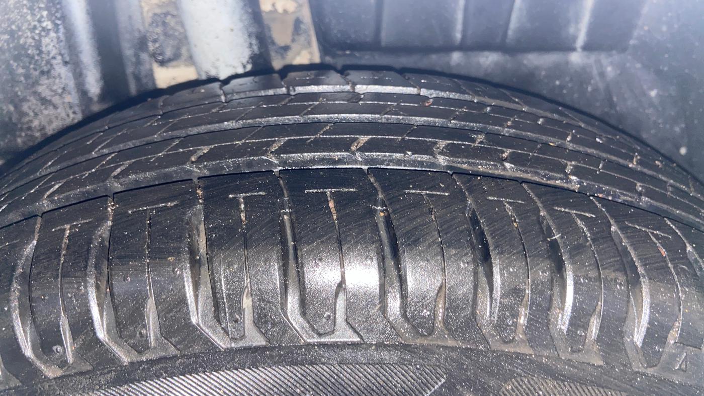 2021 Maruti Dzire ZXI, Petrol, Manual, 21,498 km, Right Rear Tyre Tread