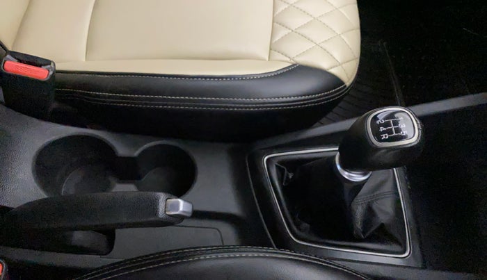 2016 Hyundai Elite i20 ASTA 1.2 (O), Petrol, Manual, 72,807 km, Gear Lever