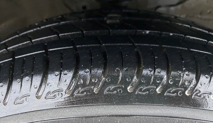 2020 Maruti S PRESSO VXI PLUS, Petrol, Manual, 9,330 km, Right Front Tyre Tread