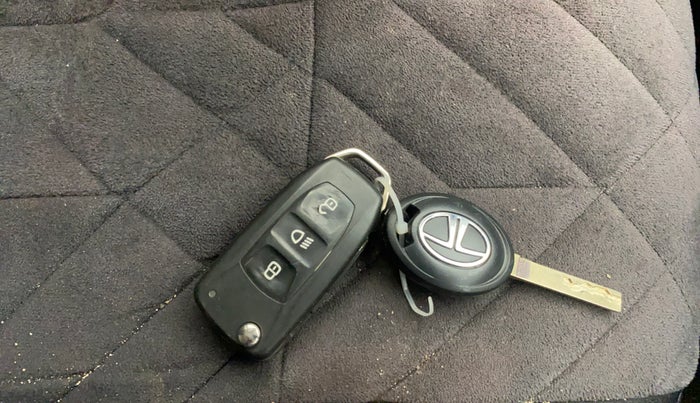 2023 Tata PUNCH ADVENTURE MT, Petrol, Manual, 29,621 km, Key Close Up