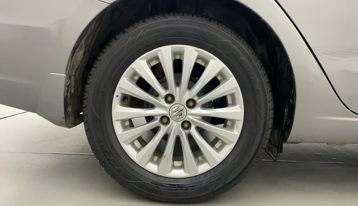 2017 Maruti Ciaz ZETA 1.4  MT PETROL, CNG, Manual, 49,761 km, Right Rear Wheel