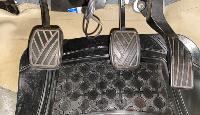 2017 Maruti Ciaz ZETA 1.4  MT PETROL, CNG, Manual, 49,761 km, Pedals