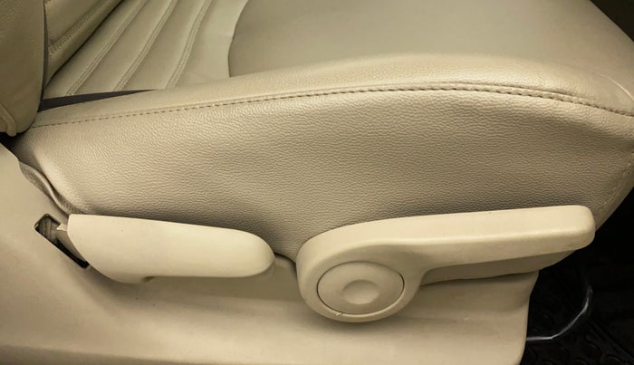 2017 Maruti Ciaz ZETA 1.4  MT PETROL, CNG, Manual, 49,761 km, Driver Side Adjustment Panel