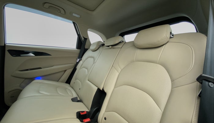 2021 MG HECTOR SHARP CVT, Petrol, Automatic, 21,025 km, Right Side Rear Door Cabin