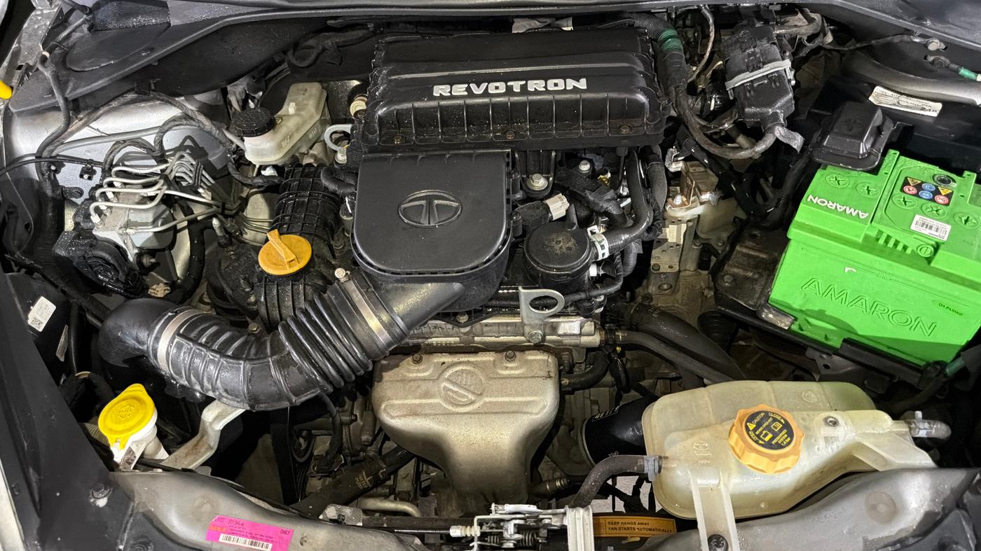 2018 Tata Tiago XZA PETROL, Petrol, Automatic, 38,100 km, Engine View - Right
