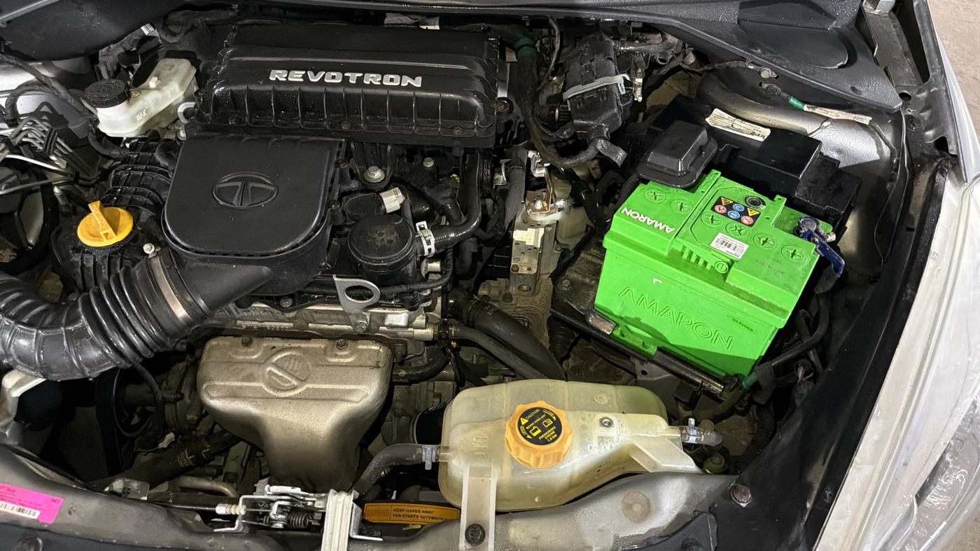 2018 Tata Tiago XZA PETROL, Petrol, Automatic, 38,100 km, Engine View - Left