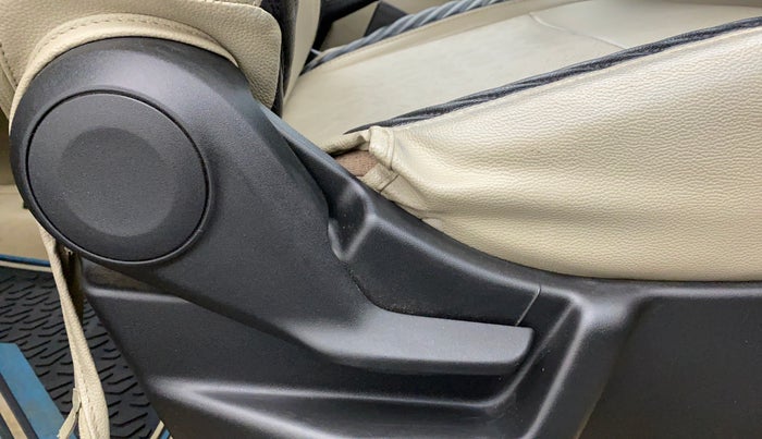 2019 Maruti New Wagon-R VXI 1.0, Petrol, Manual, 39,808 km, Driver Side Adjustment Panel