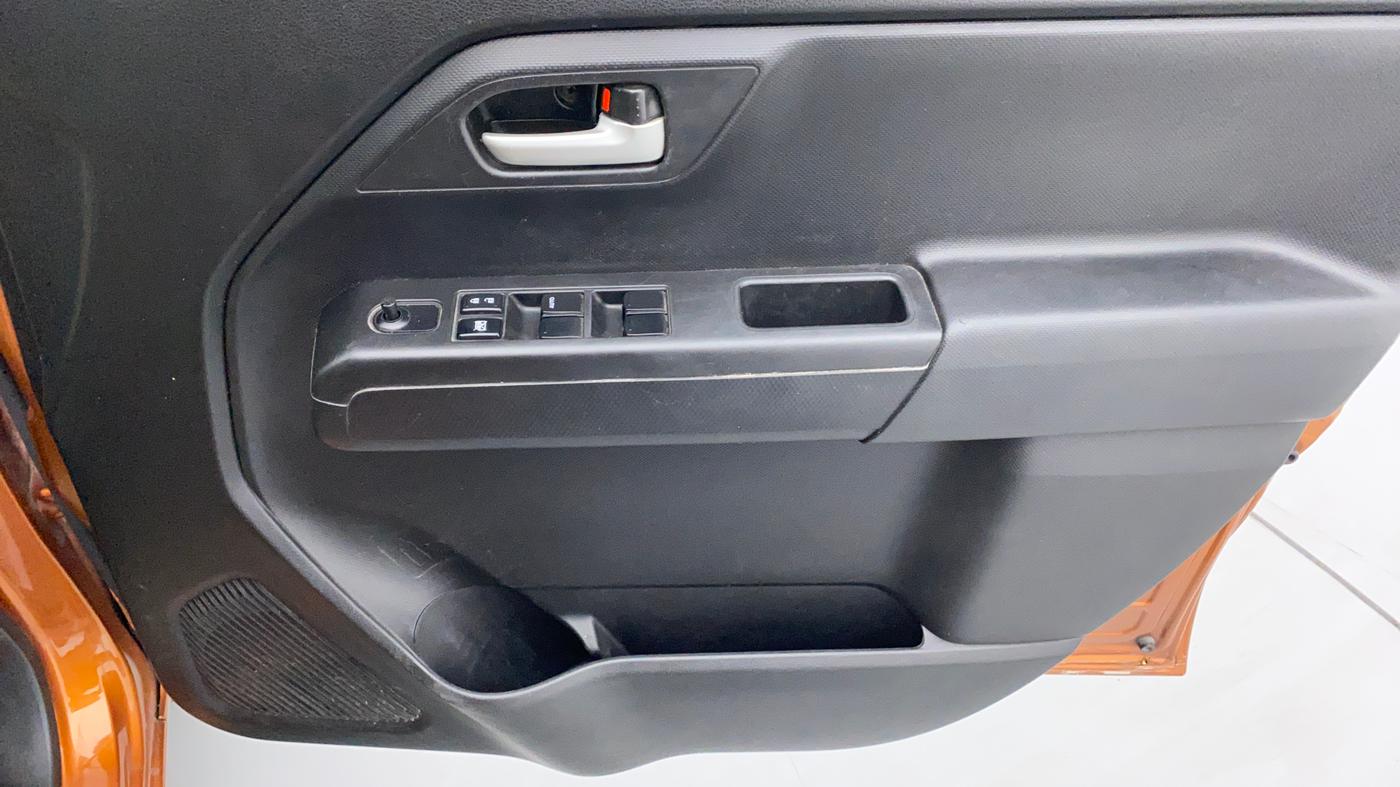 2019 Maruti New Wagon-R VXI 1.0, Petrol, Manual, 39,808 km, Driver Side Door Panels Control