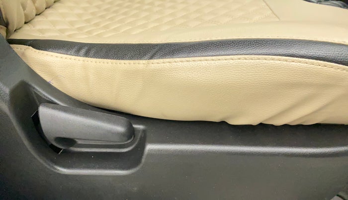 2017 Maruti Wagon R 1.0 VXI, Petrol, Manual, 37,411 km, Driver Side Adjustment Panel
