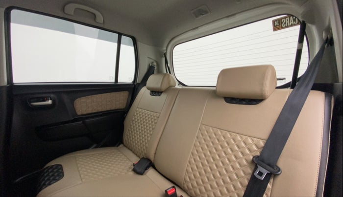 2017 Maruti Wagon R 1.0 VXI, Petrol, Manual, 37,411 km, Right Side Rear Door Cabin