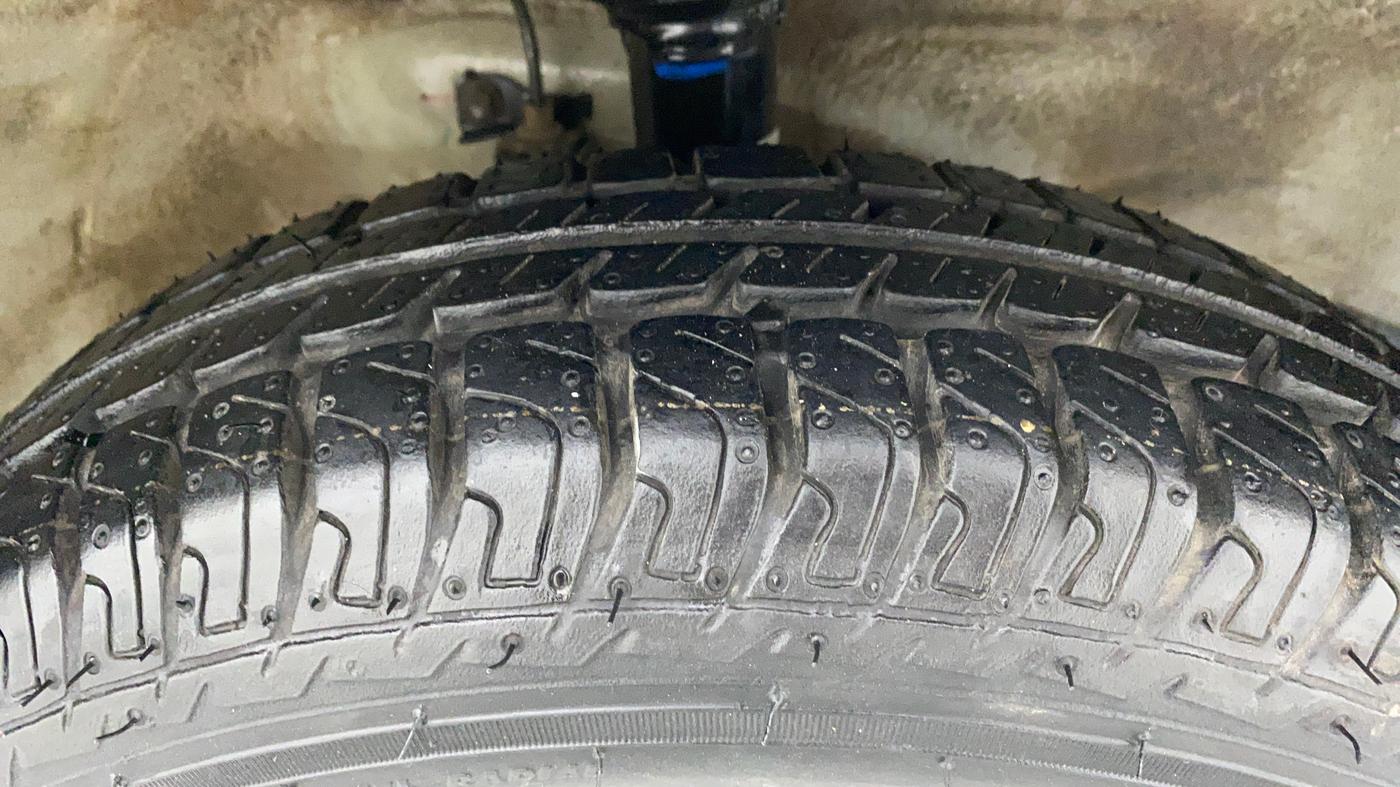 2018 Maruti Wagon R 1.0 LXI CNG, CNG, Manual, 83,254 km, Right Front Tyre Tread