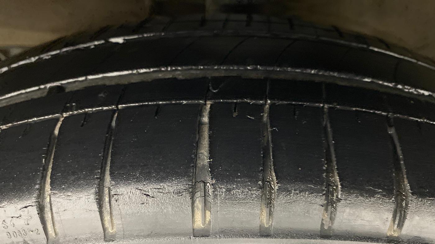 2011 Hyundai i10 SPORTZ 1.2 AT KAPPA2, Petrol, Automatic, 96,788 km, Left Front Tyre Tread