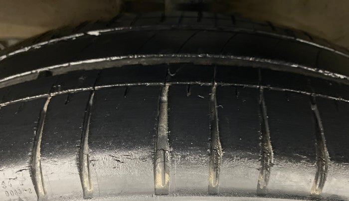 2011 Hyundai i10 SPORTZ 1.2 AT KAPPA2, Petrol, Automatic, 96,788 km, Left Front Tyre Tread