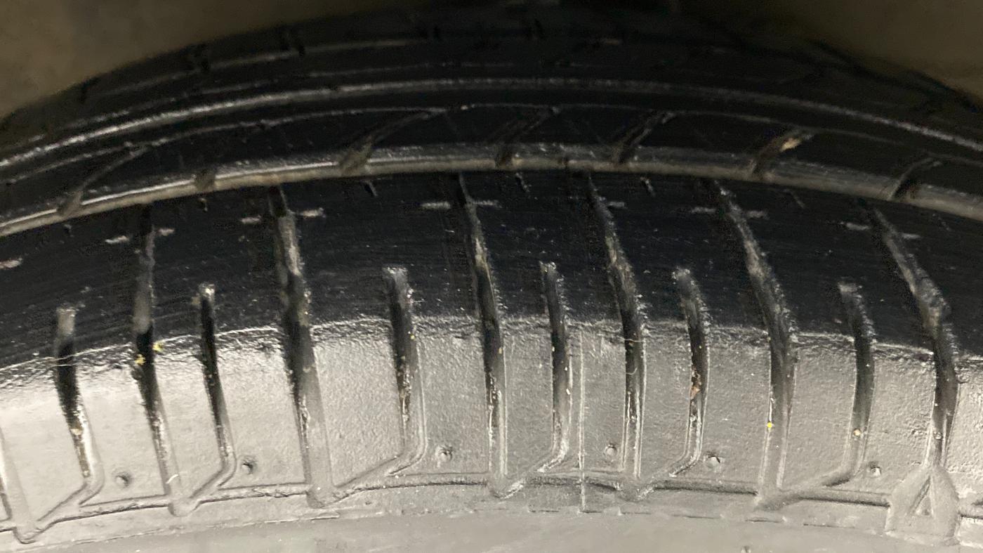 2011 Hyundai i10 SPORTZ 1.2 AT KAPPA2, Petrol, Automatic, 96,788 km, Right Front Tyre Tread
