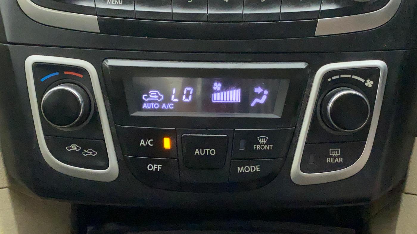 2017 Maruti Ciaz DELTA 1.4 MT PETROL, Petrol, Manual, 75,639 km, Automatic Climate Control