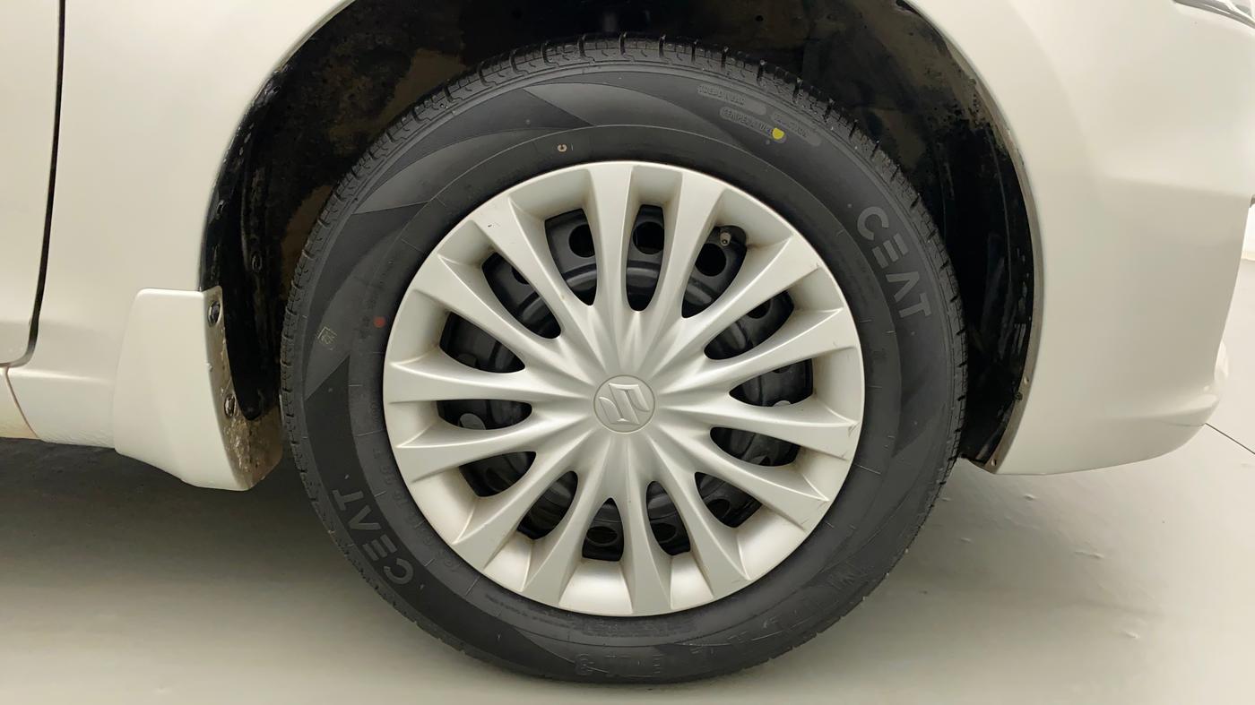 2017 Maruti Ciaz DELTA 1.4 MT PETROL, Petrol, Manual, 75,639 km, Right Front Wheel