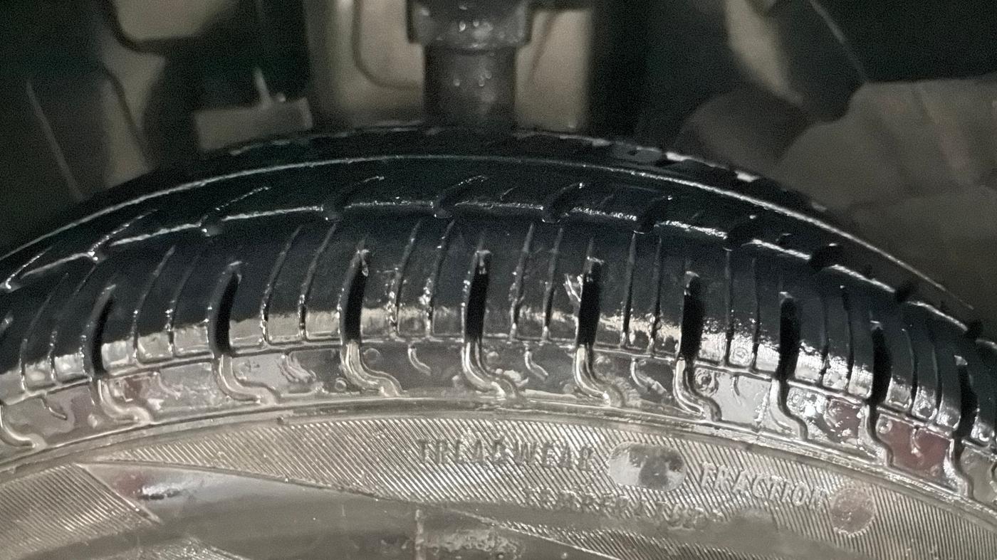 2016 Renault Kwid RXT 0.8, Petrol, Manual, 45,459 km, Left Front Tyre Tread