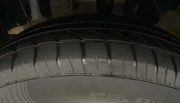 2016 Renault Kwid RXT 0.8, Petrol, Manual, 52,013 km, Left Front Tyre Tread