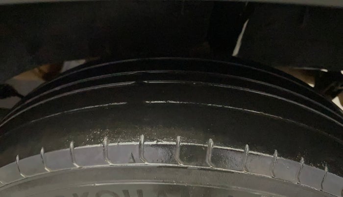 2016 Renault Kwid RXT 0.8, Petrol, Manual, 52,013 km, Left Rear Tyre Tread