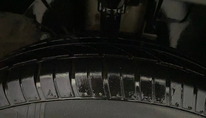 2016 Renault Kwid RXT 0.8, Petrol, Manual, 52,013 km, Right Front Tyre Tread