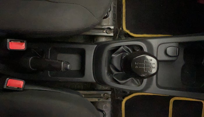 2016 Renault Kwid RXT 0.8, Petrol, Manual, 52,013 km, Gear Lever