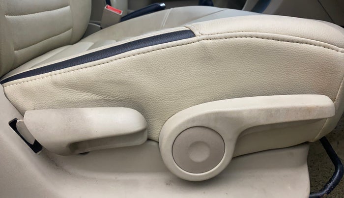 2016 Maruti Ciaz VXI, Petrol, Manual, 52,757 km, Driver Side Adjustment Panel