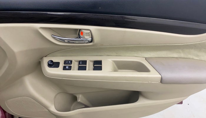 2016 Maruti Ciaz VXI, Petrol, Manual, 52,757 km, Driver Side Door Panels Control