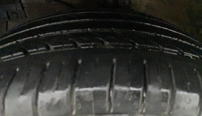 2017 Maruti Ciaz ZXI+ AT, Petrol, Automatic, 53,494 km, Right Front Tyre Tread